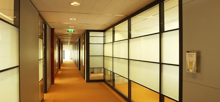 Bürowand Interselect Kombination Klarglas/Mattglas Interwand 